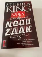 Stephen King - De Noodzaak, Ophalen of Verzenden, Gelezen, Stephen King