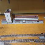 station, Hobby en Vrije tijd, Modeltreinen | H0, Overige merken, Gelijkstroom of Wisselstroom, Brug, Tunnel of Gebouw, Ophalen of Verzenden