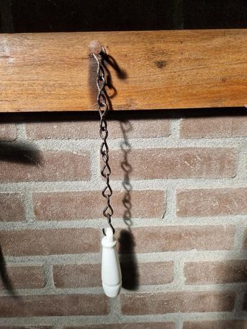 porseleinen wc doortrekker beschikbaar voor biedingen