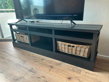Tv meubel gratis  beschikbaar voor biedingen