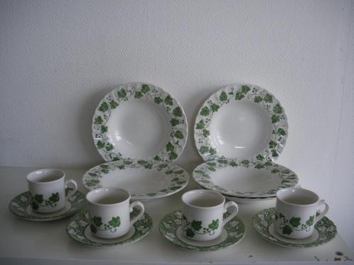 Churchill klimop servies, Huis en Inrichting, Keuken | Servies, Zo goed als nieuw, Bord(en), Overige stijlen, Porselein, Ophalen of Verzenden