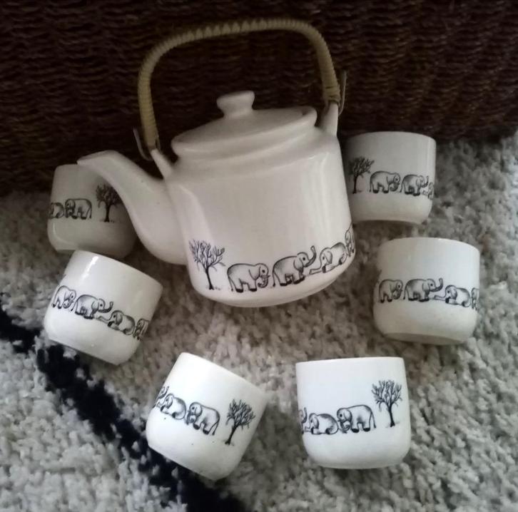 Theeservies olifant boom bomen 100% ➡️ dieren goede doelen, Huis en Inrichting, Keuken | Servies, Zo goed als nieuw, Overige typen