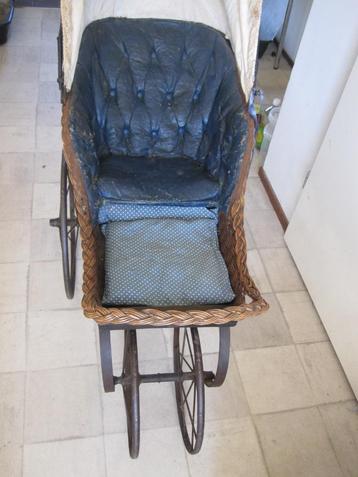 Antieke Kinderwagen beschikbaar voor biedingen