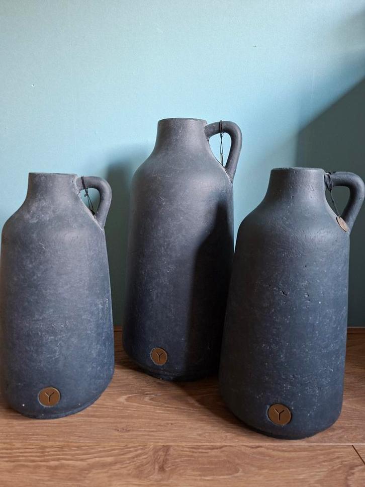 Brynxz van 3 decoratieve kruikvazen, Huis en Inrichting, Woonaccessoires | Vazen, Zo goed als nieuw, Zwart, Minder dan 50 cm, Overige materialen