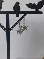 Zilverkleurige oorbellen met visjes, Ophalen of Verzenden, Nieuw, Zilver, Hangers