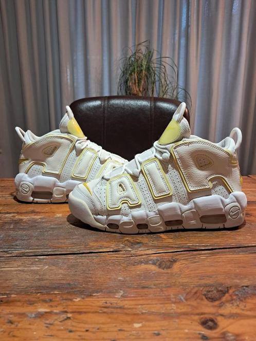Nike Air More Uptempo 'Light Citron' Size 38, Kleding | Dames, Schoenen, Gedragen, Sneakers of Gympen, Wit, Ophalen of Verzenden