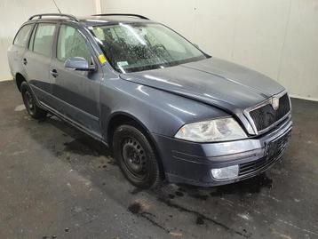 Skoda Octavia 2007 voorkop (plaatwerk verlichting koelers ed beschikbaar voor biedingen