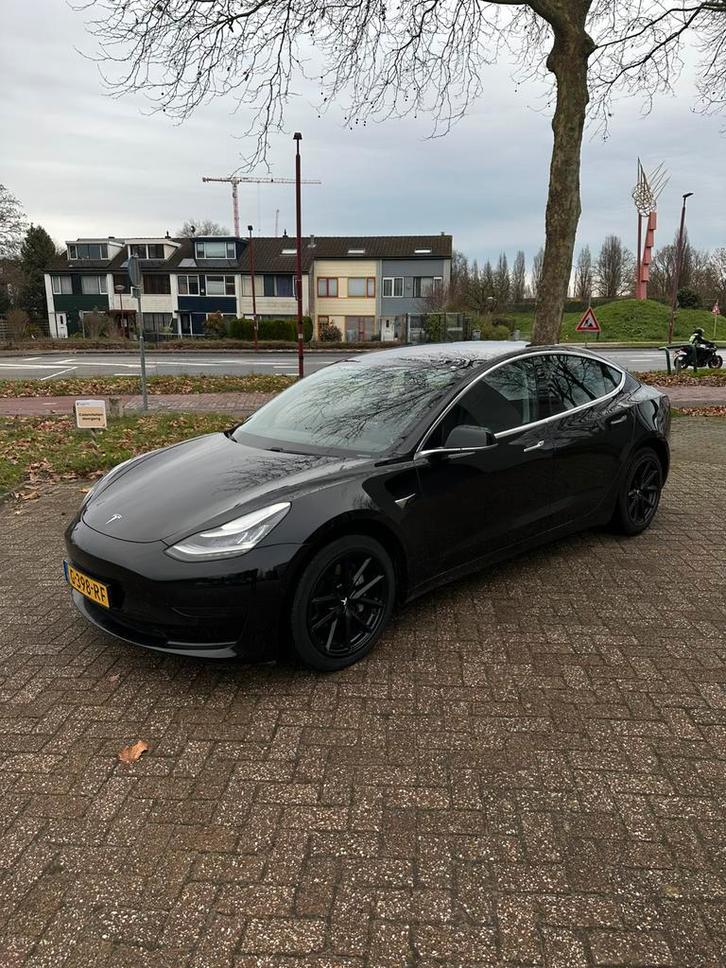 Tesla Model 3 – nette auto, Auto's, Tesla, Particulier, Model 3, Elektrisch, Sedan, Automaat, Origineel Nederlands, Zwart, Achterwielaandrijving
