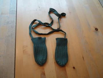 Groene nette wantjes handschoenen met touw maat 74 - 80 (Q) beschikbaar voor biedingen
