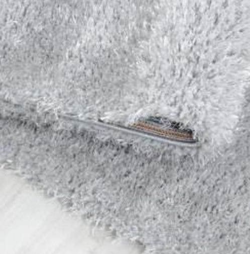 Vloerkleed Zilver hoogpolig super zacht 60x110 nieuw!, Huis en Inrichting, Stoffering | Tapijten en Kleden, Nieuw, 50 tot 100 cm
