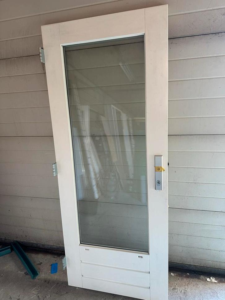Nieuwe Hardhouten Achterdeur - Wit Gegrond, Doe-het-zelf en Verbouw, Deuren en Horren, Nieuw, Buitendeur, 200 tot 215 cm, 80 tot 100 cm
