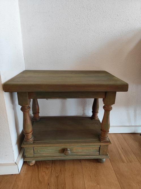 Bijzettafel of nachtkastje met lade massief hout, Huis en Inrichting, Tafels | Bijzettafels, Gebruikt, Rechthoekig, 45 tot 60 cm