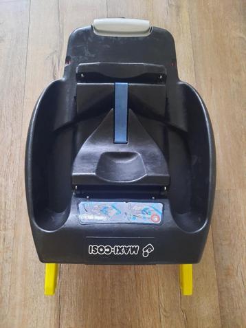 Maxicosi Easyfix E4 inclusief stoelzitje beschikbaar voor biedingen
