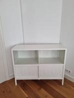 Witte vitrinekast met glazen deur, Huis en Inrichting, Kasten | Vitrinekasten, Ophalen, 100 tot 150 cm, Met deur(en), Zo goed als nieuw