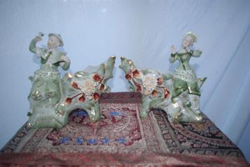 Knikbeeldjes ( Aziatisch beschikbaar voor biedingen