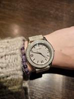 DKNY horloge beige met steentjes, Sieraden, Tassen en Uiterlijk, Horloges | Dames, DKNY, Overige materialen, Gebruikt, Ophalen of Verzenden