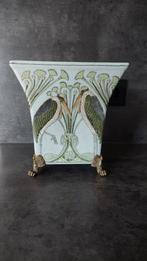 Art Nouveau pot op bronzen pootjes., Antiek en Kunst, Antiek | Keramiek en Aardewerk, Ophalen of Verzenden