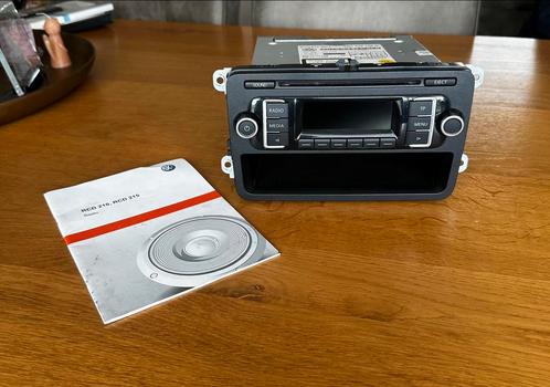 Volkswagen RCD 210 radio, Auto diversen, Autoradio's, Zo goed als nieuw, Ophalen of Verzenden