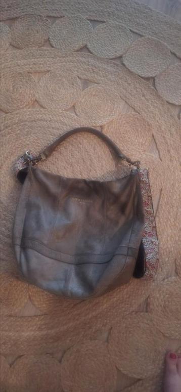 Schoudertas  Liebeskind met extra leuke, lange riem beschikbaar voor biedingen