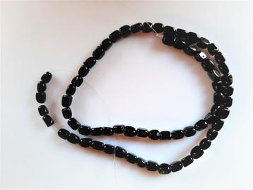 Onyx nugget kraal 5.7-6.4x4-4.6 mm beschikbaar voor biedingen
