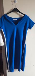 Fame blauwe jurk met witte streep - Maat 38, Kleding | Dames, Jurken, Maat 38/40 (M), Fame, Blauw, Ophalen of Verzenden