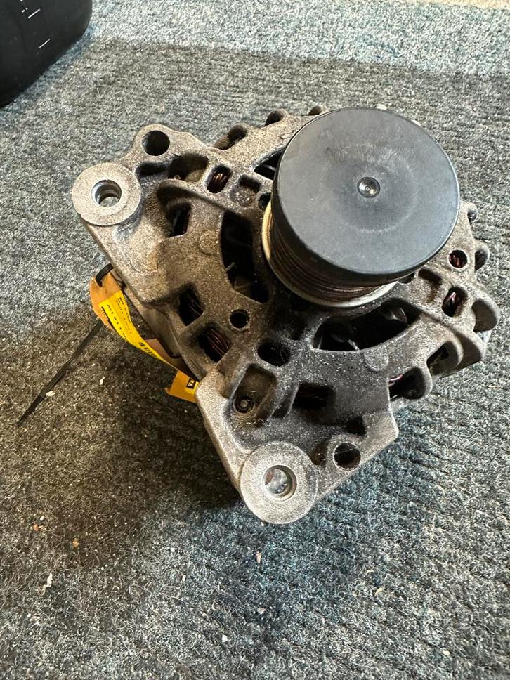 Bosch Dynamo 04L903023J - VW Audi Seat Skoda, Auto-onderdelen, Elektronica en Kabels, Volkswagen, Gebruikt, Ophalen