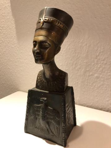 antiek Nefertiti beeld egypte  beschikbaar voor biedingen