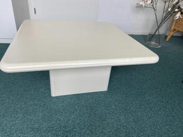 Salontafel 80x80 cm. beschikbaar voor biedingen