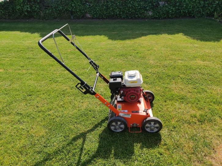Verticuteer Machine Eliet E401, Tuin en Terras, Verticuteermachines, Zo goed als nieuw, Benzine, Ophalen