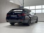 BMW 5-serie Touring 530d xDrive - M PAKKET - SCHUIFDAK - 20', Auto's, Gebruikt, 2993 cc, 2000 kg, Blauw