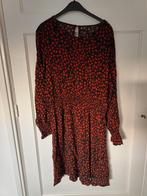 Zwarte jurk met oranje hartjes, Verzenden, Zwart, Maat 46/48 (XL) of groter, Nieuw