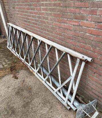 2 Diagonaal hekken beschikbaar voor biedingen