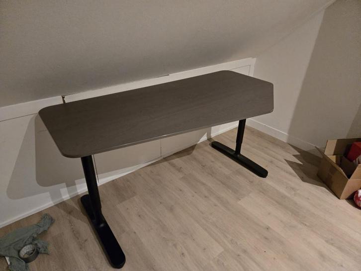 Gebruikte IKEA Bekant – in goede staat, Huis en Inrichting, Bureaus, Gebruikt, Bureau, In hoogte verstelbaar, Ophalen