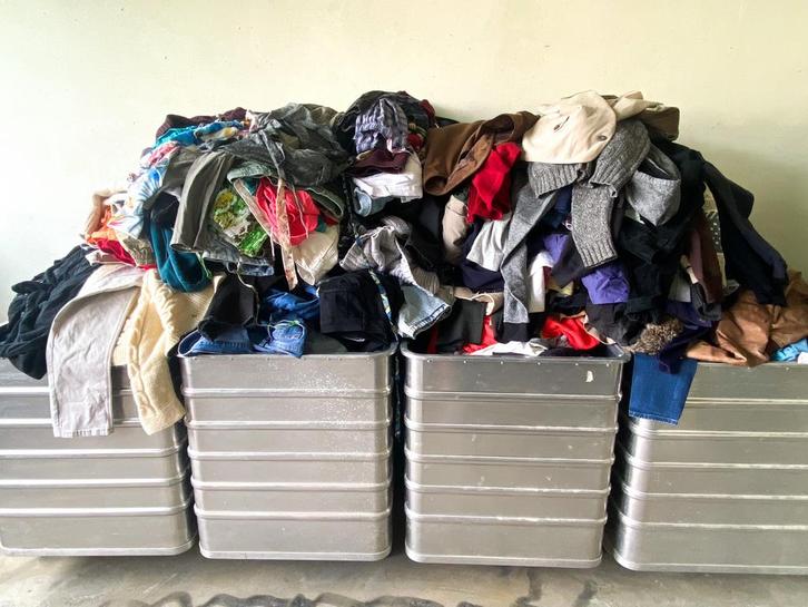 Kledingpakket Dames Heren Kilo Prijs Vlooienmarkt Kringloop, Kleding | Dames, Dames-kledingpakketten, Zo goed als nieuw, Ophalen