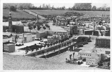 (381-077-011) Den Haag Madurodam beschikbaar voor biedingen