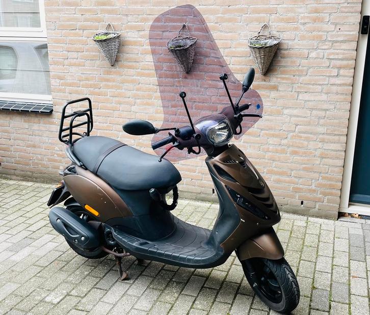 Piaggio zip 25km T4 2020, Fietsen en Brommers, Scooters | Piaggio, Gebruikt, Zip, Maximaal 25 km/u, Benzine, Ophalen