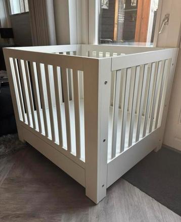 Witte box  beschikbaar voor biedingen