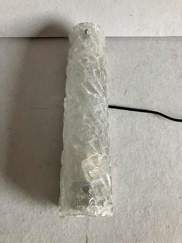 Vintage ijsglazen wandlamp met ijsglas jaren 60 beschikbaar voor biedingen