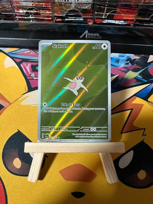 Pokemon Slakoth 212 Surging Sparks, Hobby en Vrije tijd, Verzamelkaartspellen | Pokémon, Zo goed als nieuw, Losse kaart, Ophalen of Verzenden