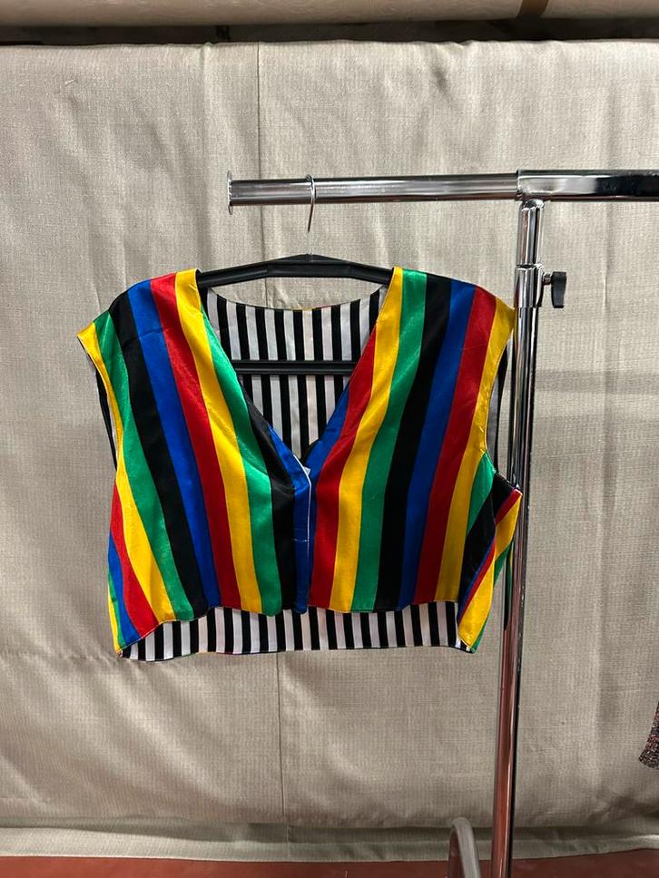 Dubbelzijdige Gilets - 27 stuks + losse stof, Kleding | Dames, Carnavalskleding en Feestkleding, Nieuw, Carnaval, Maat 38/40 (M)