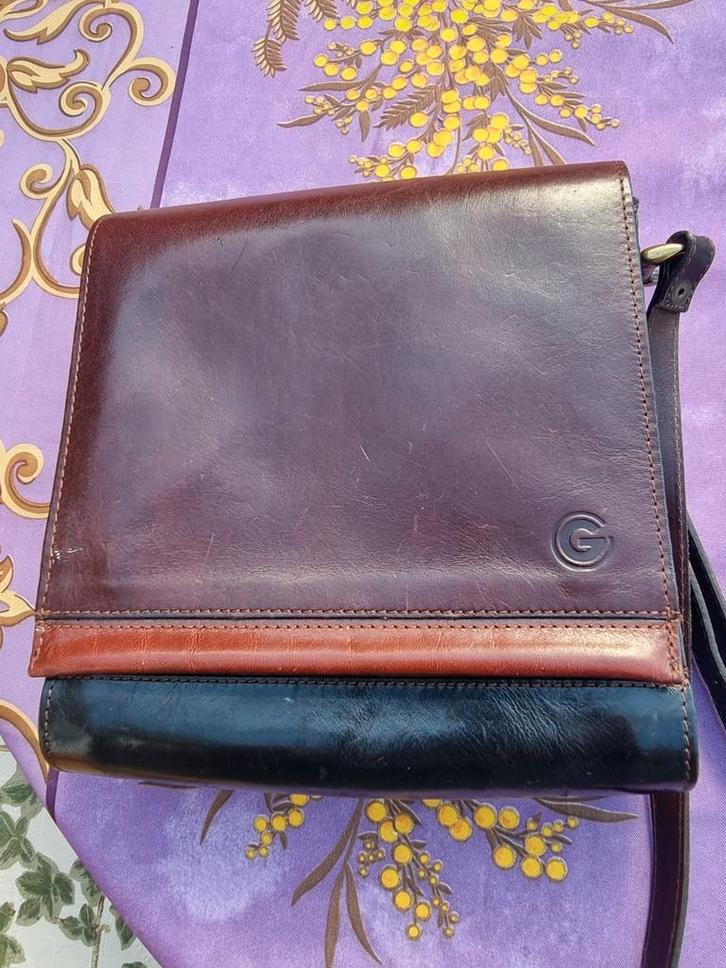 Creation Gabrielle leren tas.  In prima staat Vintage!!, Sieraden, Tassen en Uiterlijk, Tassen | Damestassen, Gebruikt, Schoudertasje