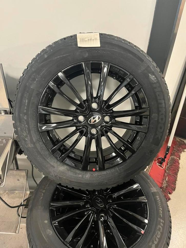 Hyundai i20/ IX20 nieuwe velgen en banden, Auto-onderdelen, Banden en Velgen, Band(en), Winterbanden, 15 inch, 185 mm, Personenwagen