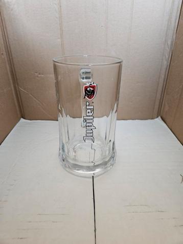 Jupiler 0,5l bierpul en pizzasnijder. Leuk voor in mancave  beschikbaar voor biedingen