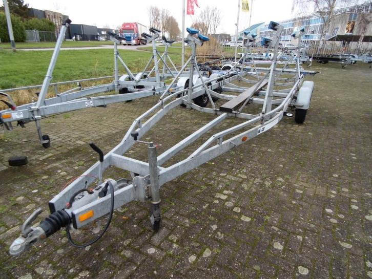Kieltrailer Kalf X3500-240-82(79)14, Watersport en Boten, Boottrailers, Zo goed als nieuw, Kielboottrailer, 1500 tot 3000 kg, 9 meter of meer