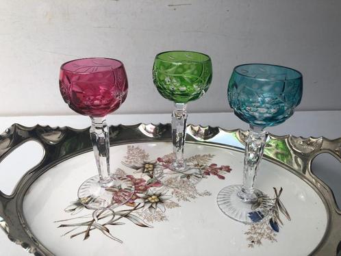 3 gekleurde kristal geslepen likeurglazen  op voet, Antiek en Kunst, Antiek | Glas en Kristal, Ophalen of Verzenden