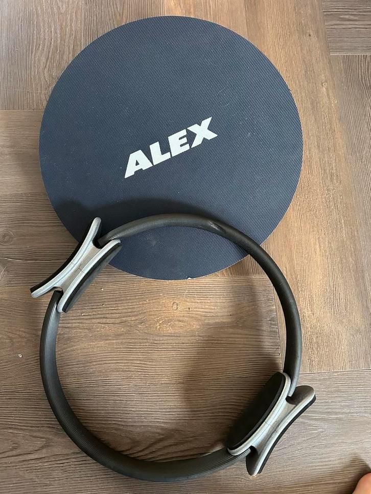 Alex Pilates Ring & balance board - Zo goed als nieuw!, Sport en Fitness, Fitnessmaterialen, Zo goed als nieuw, Ophalen of Verzenden