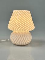 Glazen mushroom tafellampje / lamp. Swirl motief, Huis en Inrichting, Lampen | Tafellampen, Ophalen, Onbekend, Vintage, Retro