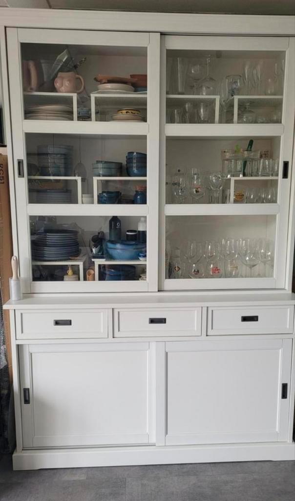 Larsfrid Buffetkast - Stijlvol en Praktisch!, Huis en Inrichting, Kasten | Buffetkasten, Zo goed als nieuw, 100 tot 150 cm, 150 tot 200 cm