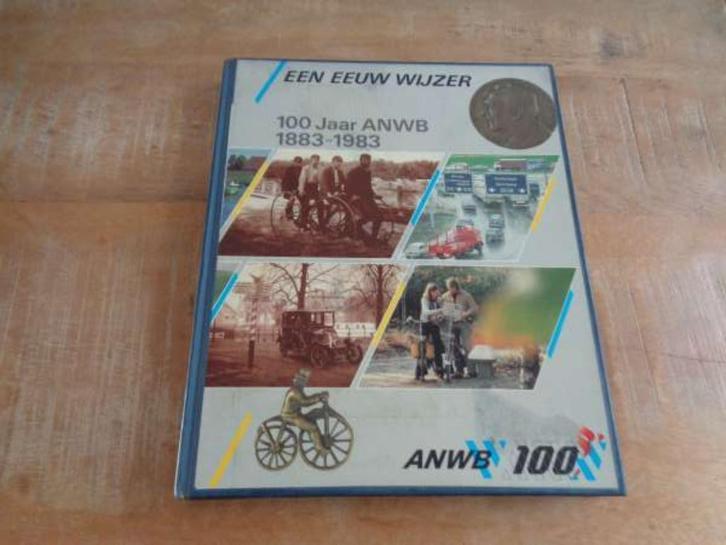 100 Jaar ANWB - Een Eeuw Wijzer - Historieboek Hardcover NL, Boeken, Auto's | Boeken, Gelezen, Algemeen, Verzenden