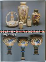 Prachtig naslagwerk! De Arnhemsche Fayencefabriek 1907-1934, Antiek en Kunst, Verzenden